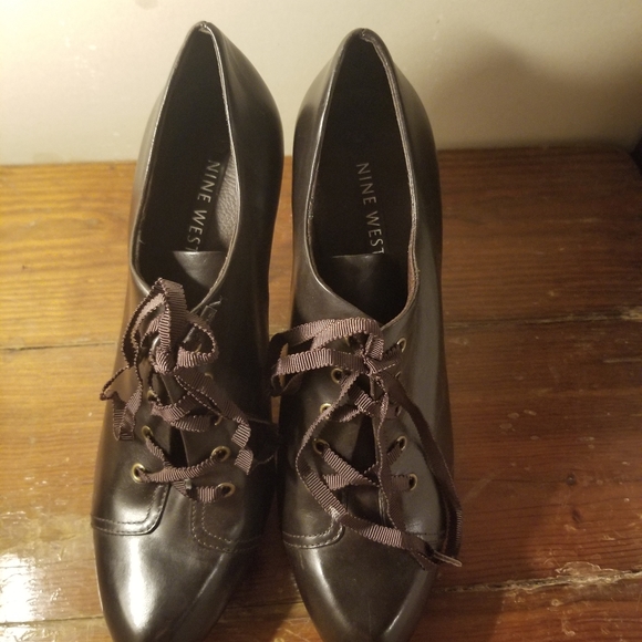 Nine West Bootie Lace Up Heels US Size 8 - Picture 2 of 3